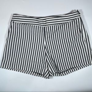 Express Striped Dress Shorts Side Zip Grey White 0 Like New Mid Rise lined